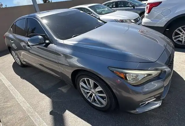 2017 INFINITI Q50 2.0t's photo