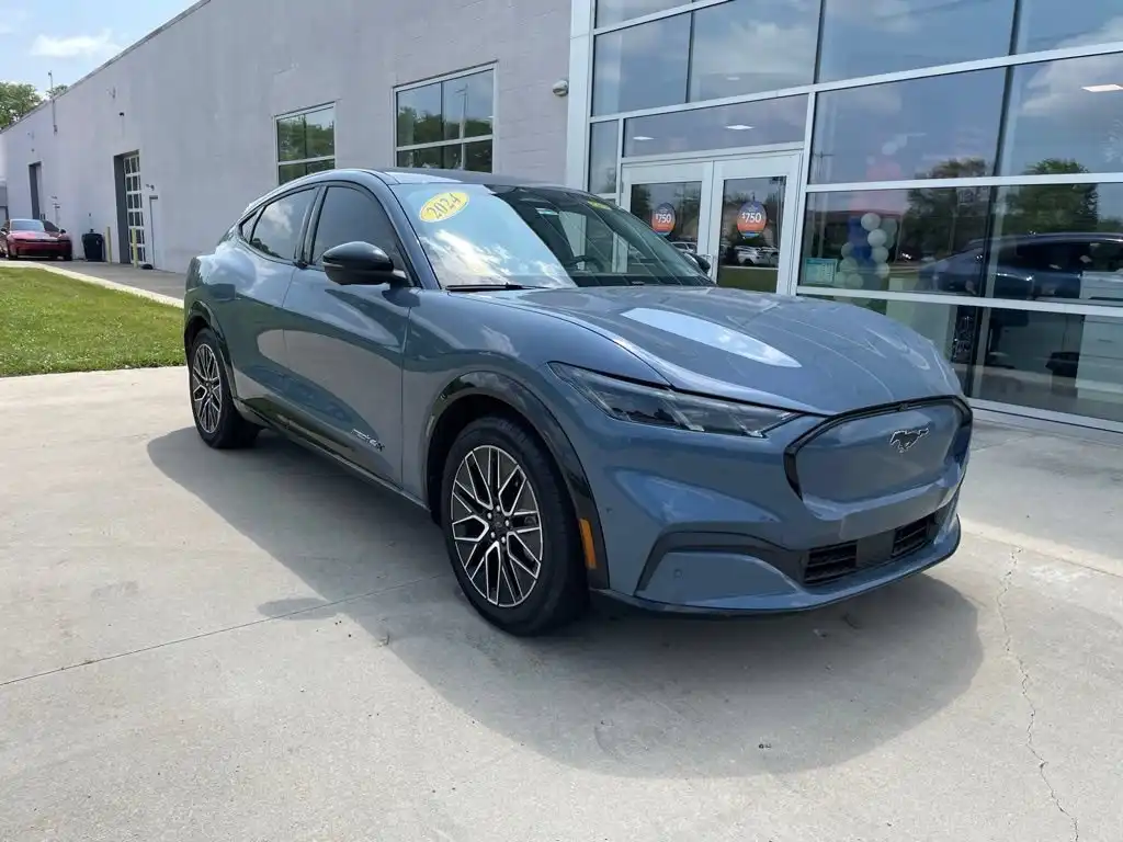 2024 Ford Mustang-Mach-e Premium's photo