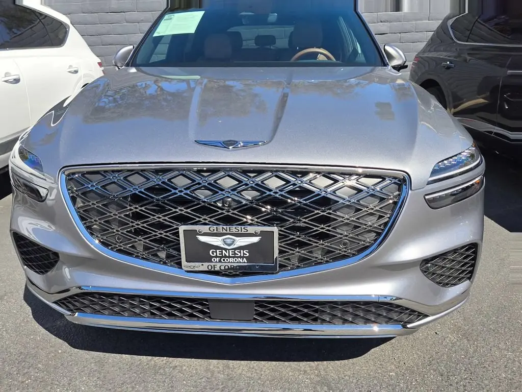 2026 Genesis GV70 2.5T Advanced AWD photo 3