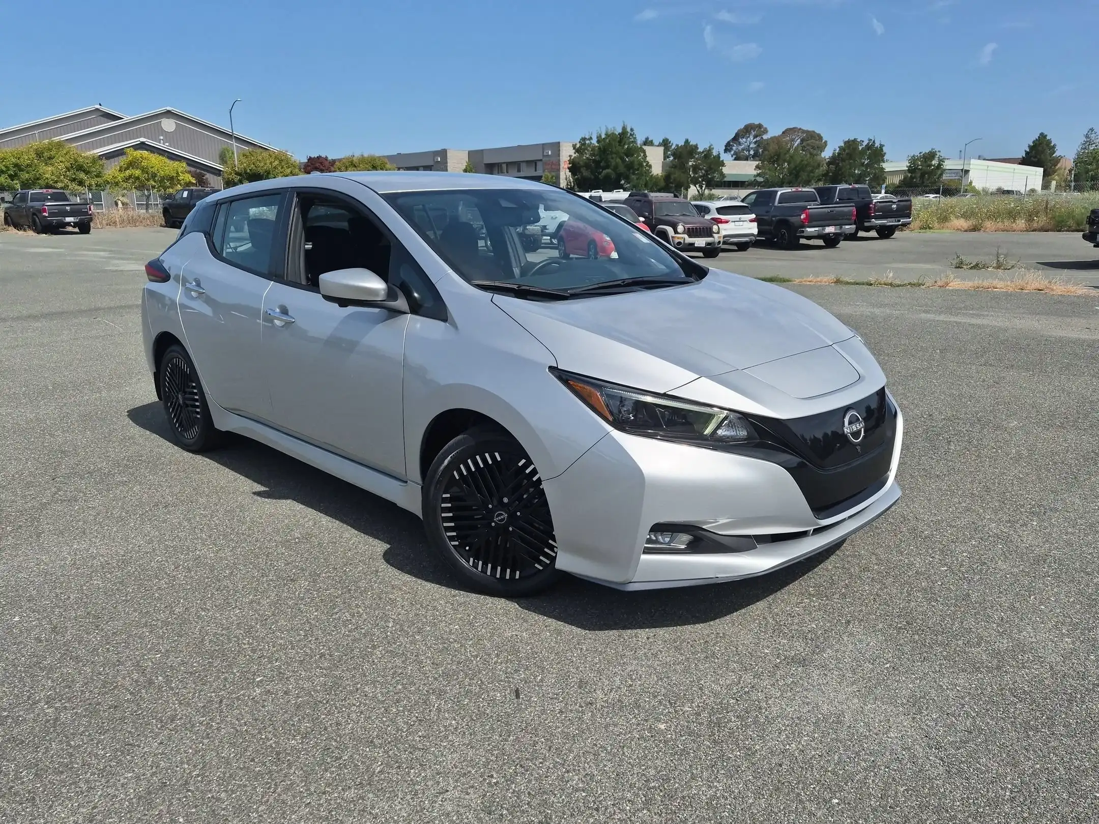 2024 Nissan Leaf SV PLUS's photo