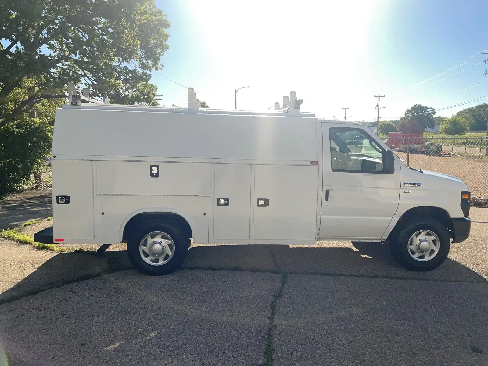 2015 Ford E-Series SRW E-350 Super Duty 138 in WB's photo