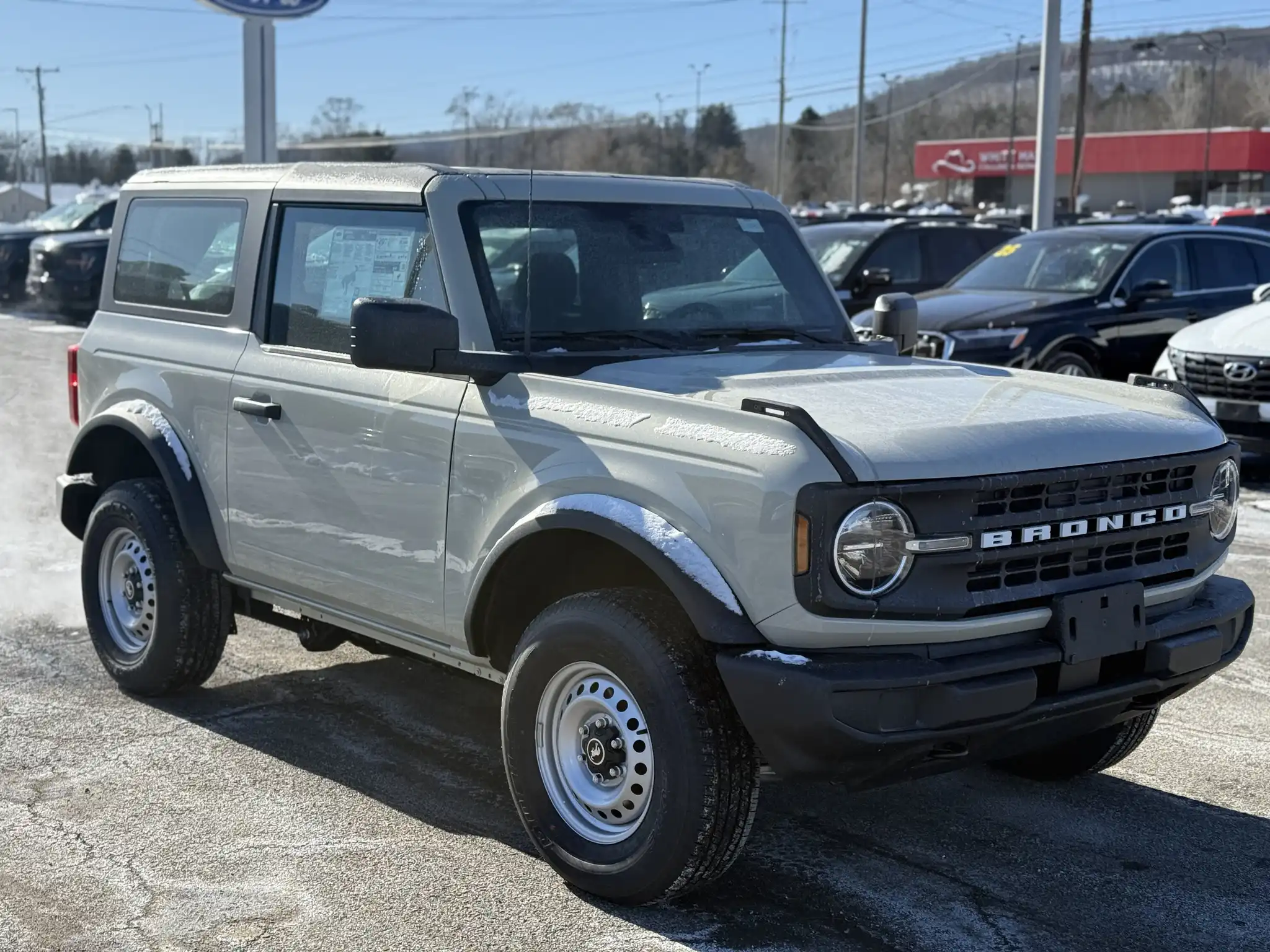 2025 Ford Bronco Base 4WD's photo