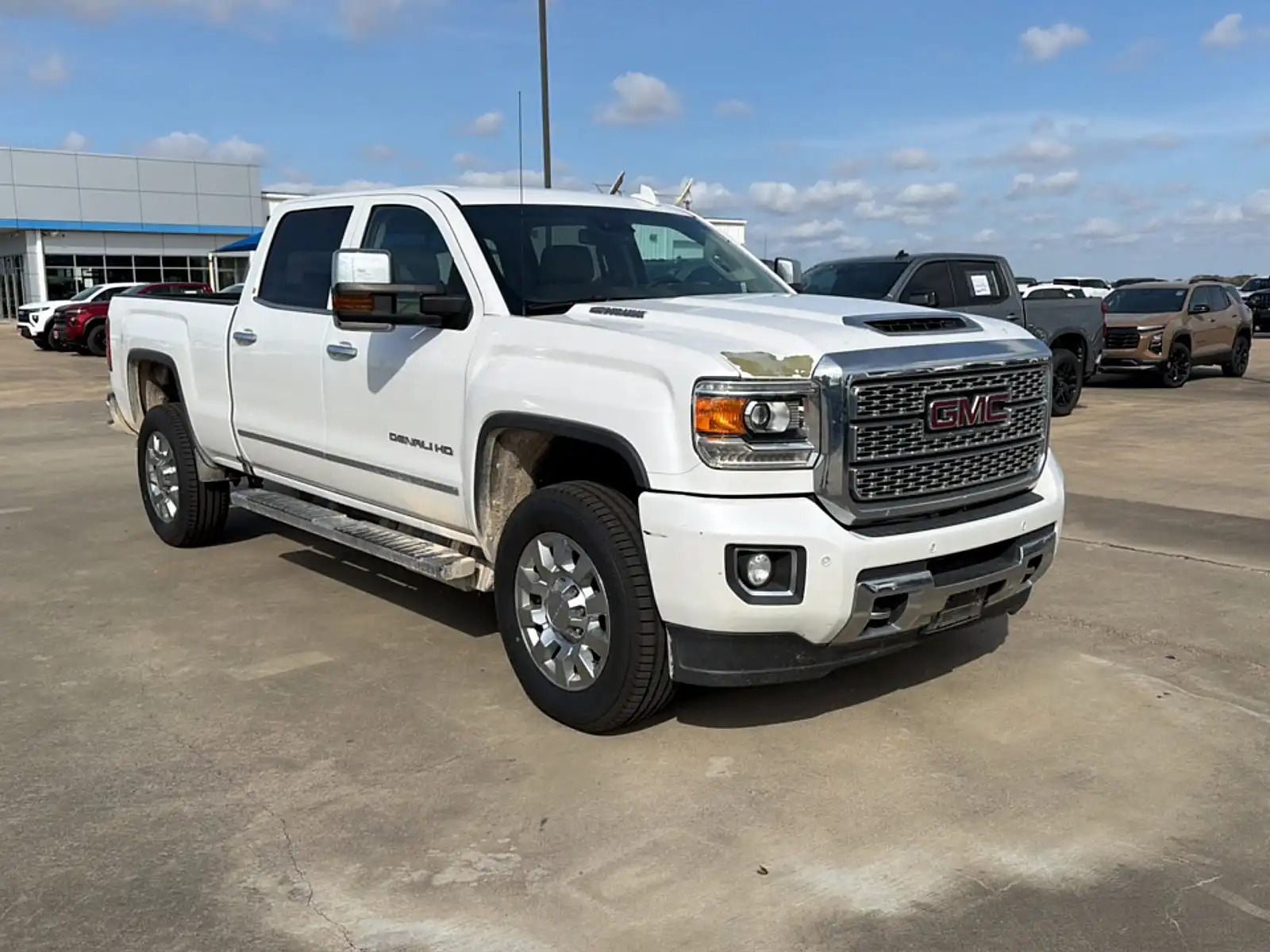 2019 GMC Sierra Denali 4WD Crew Cab Standard Box's photo
