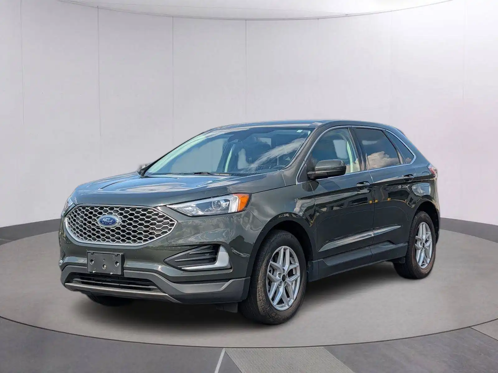 2024 Ford Edge SEL AWD's photo