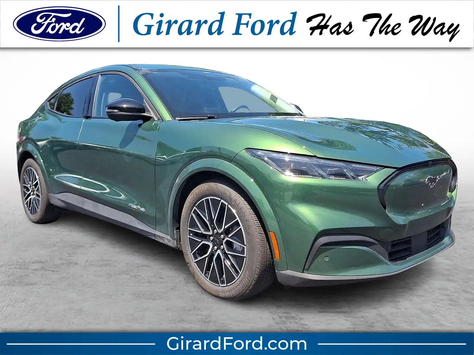 2025 Ford Mustang-Mach-e Premium's photo