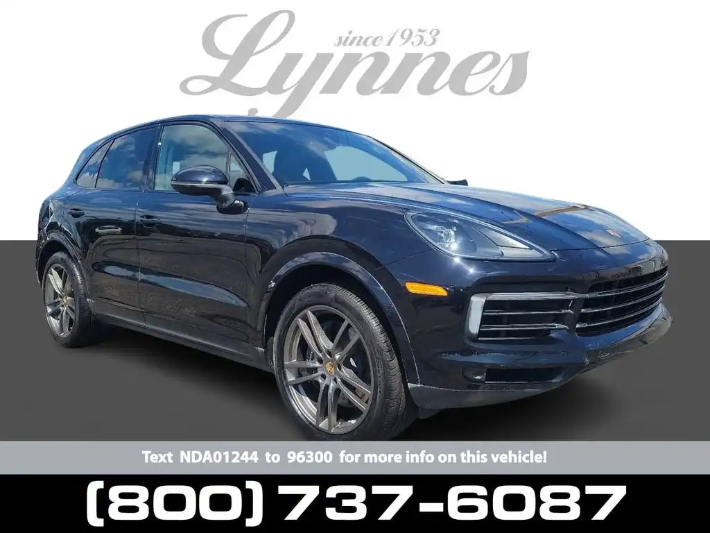 2022 Porsche Cayenne Base's photo