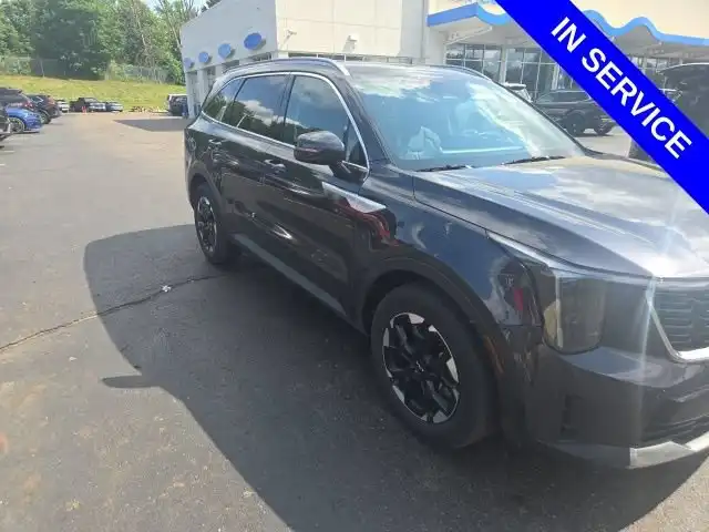 2025 Kia Sorento S AT's photo