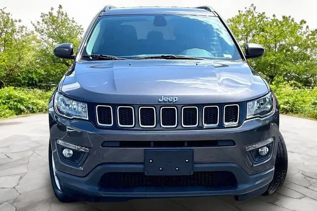 2019 Jeep Compass Latitude 4WD photo 3