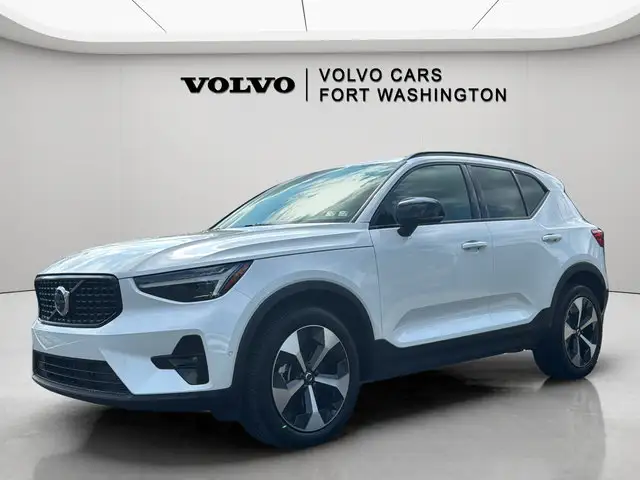 2026 Volvo XC40 B5 Plus Dark AWD's photo