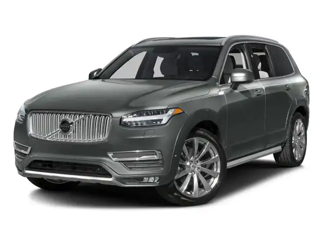 2016 Volvo XC90 T6 AWD Momentum's photo