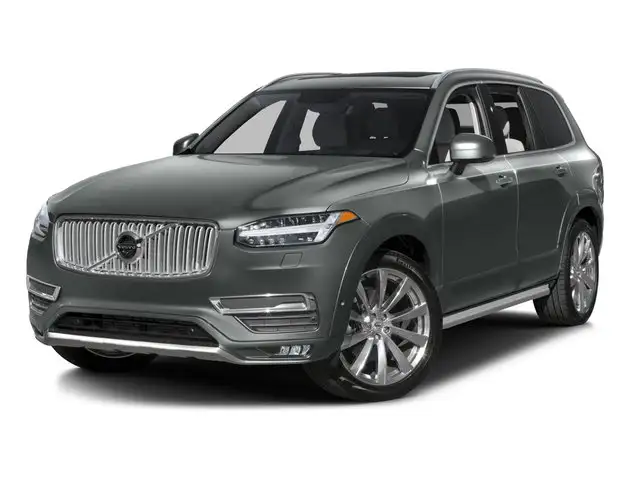 2016 Volvo XC90 T6 AWD Momentum's photo