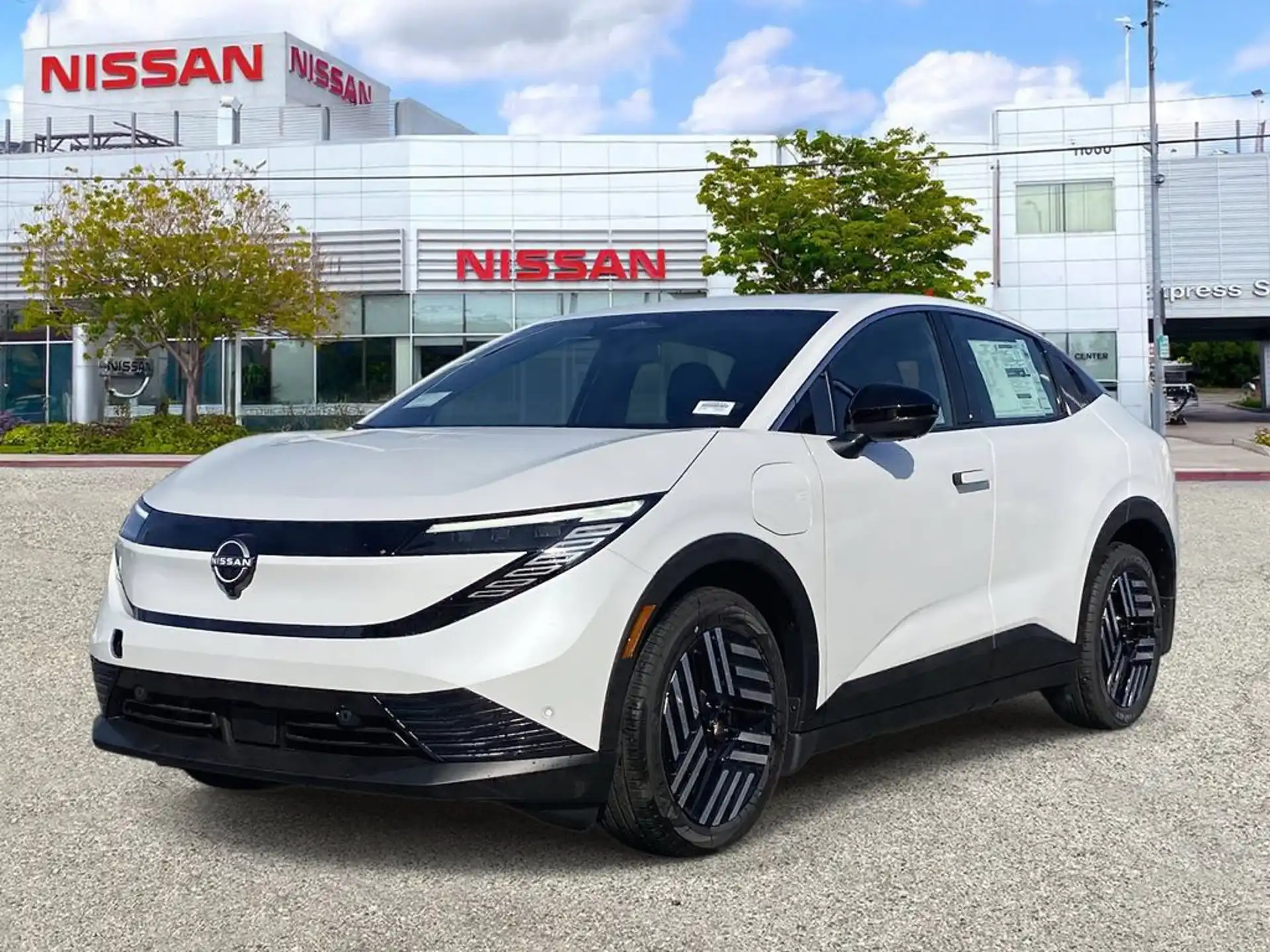 2026 Nissan Leaf SV+'s photo