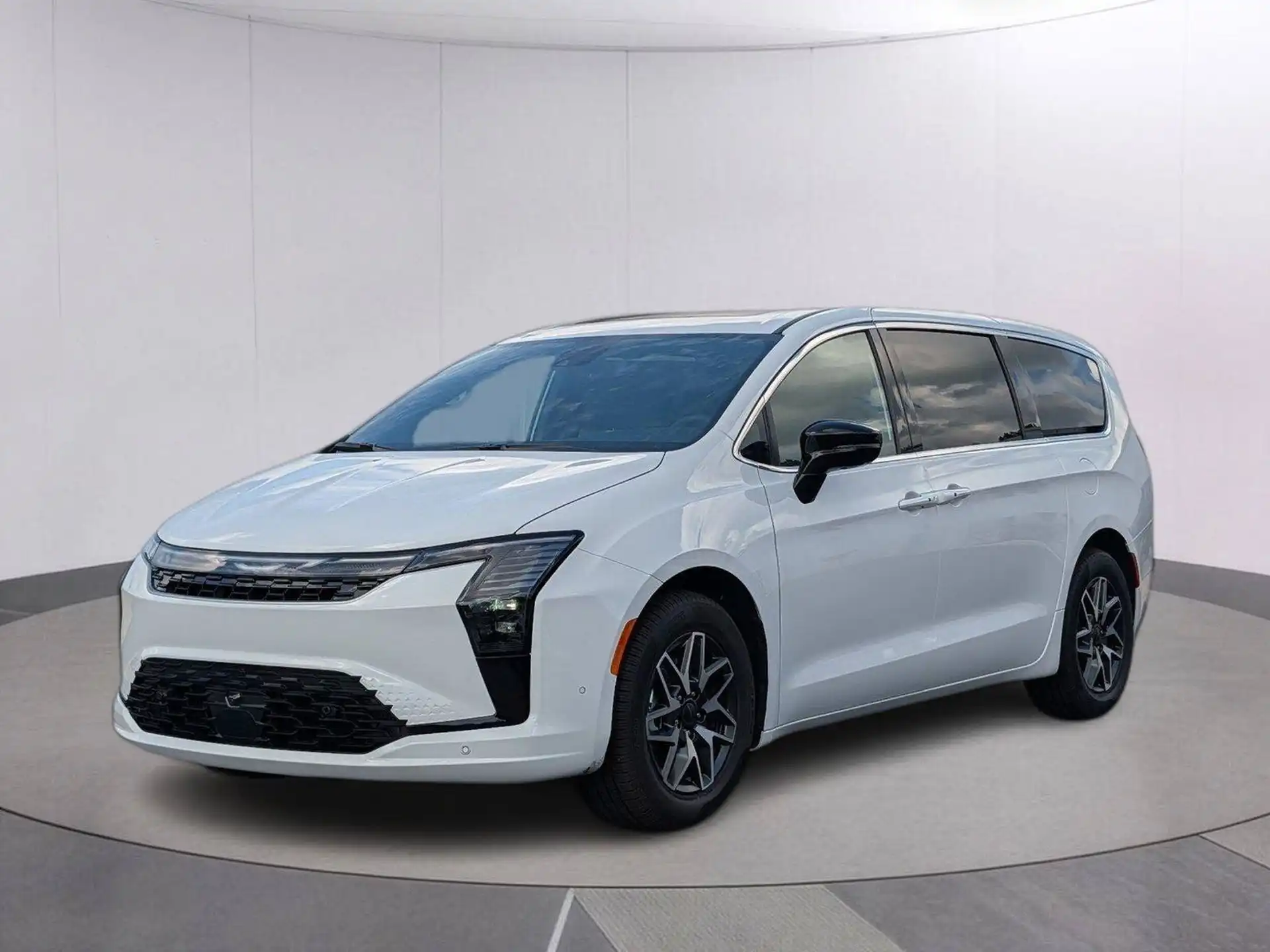 2027 Chrysler Pacifica Limited's photo