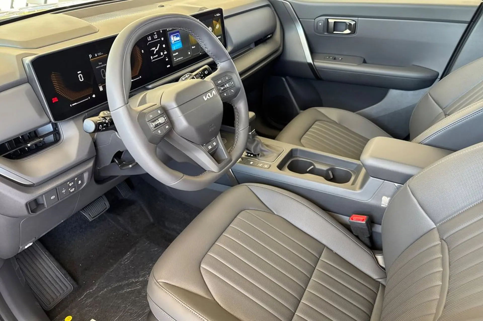 2027 Kia Seltos X-Line S AWD photo 4