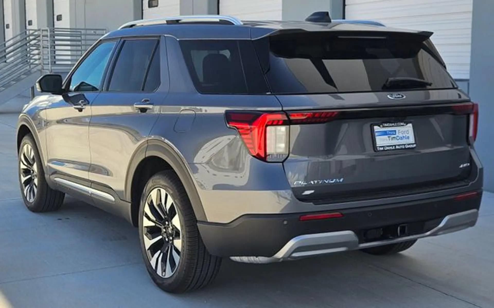 2026 Ford Explorer Platinum 4WD photo 4