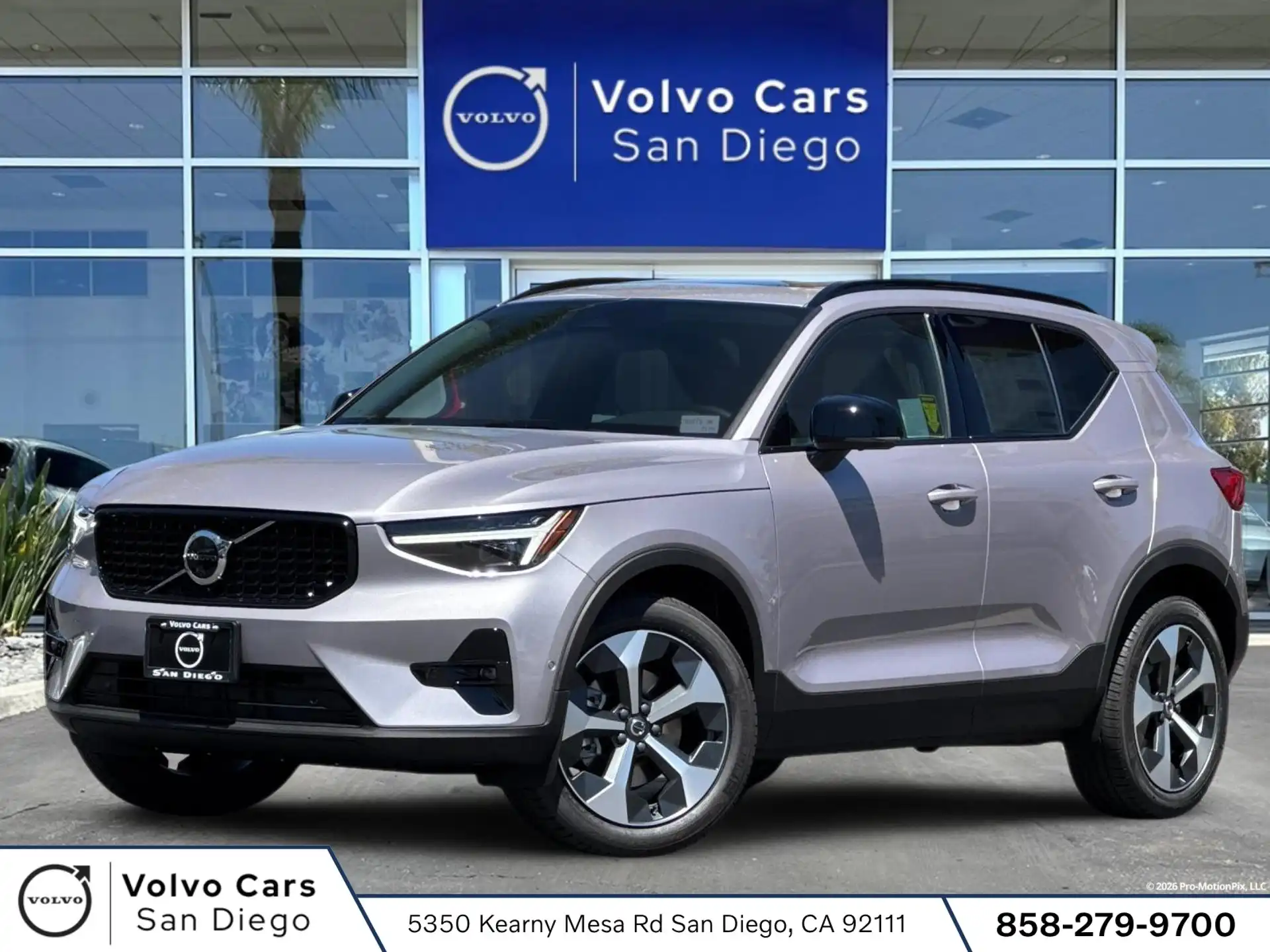 2026 Volvo XC40 B5 Plus Dark AWD's photo