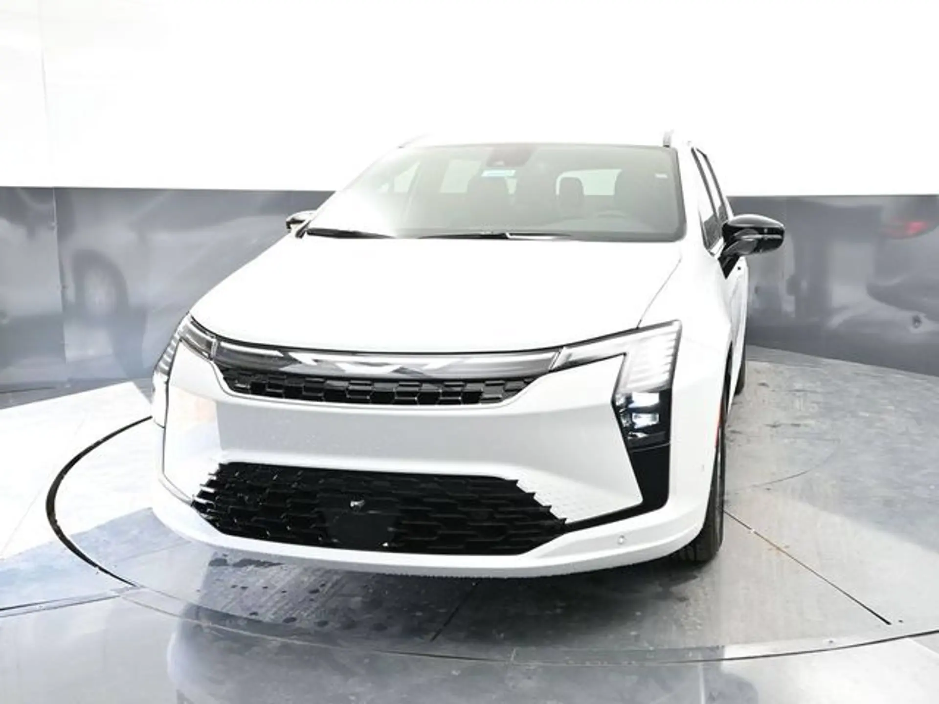 2027 Chrysler Pacifica Select photo 3