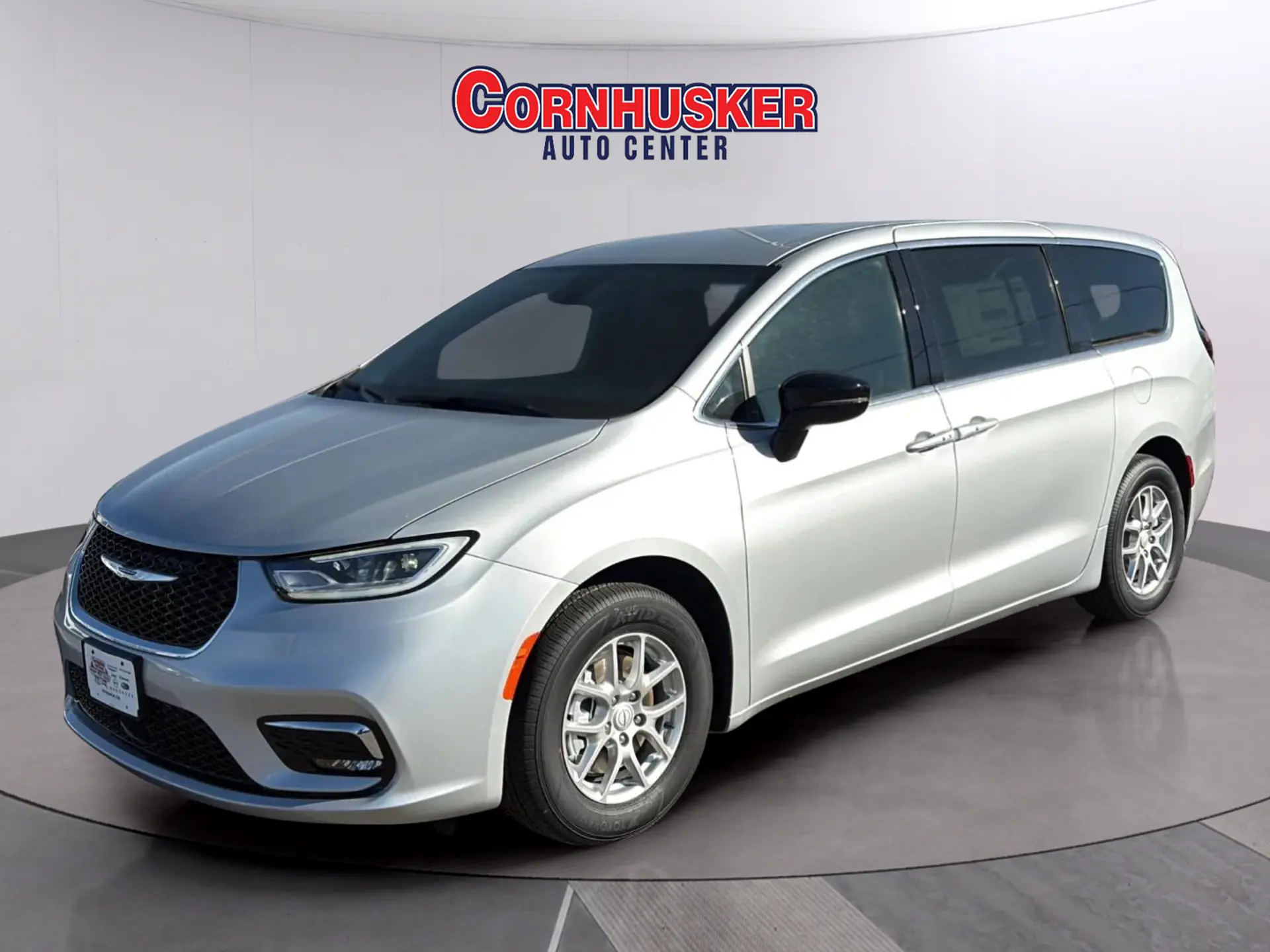 2026 Chrysler Pacifica Select photo 3