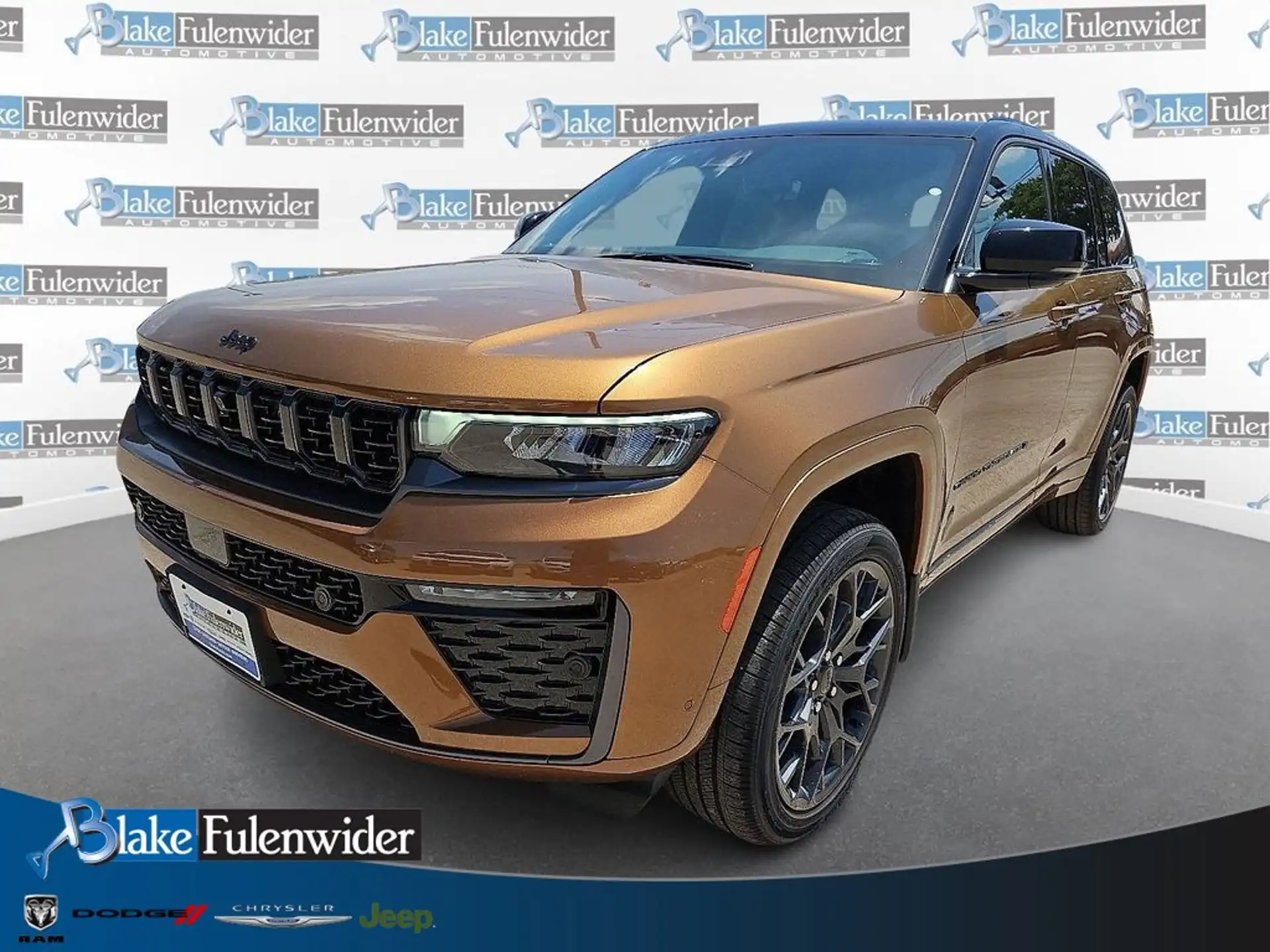 2026 Jeep Grand Cherokee Summit 4x4's photo