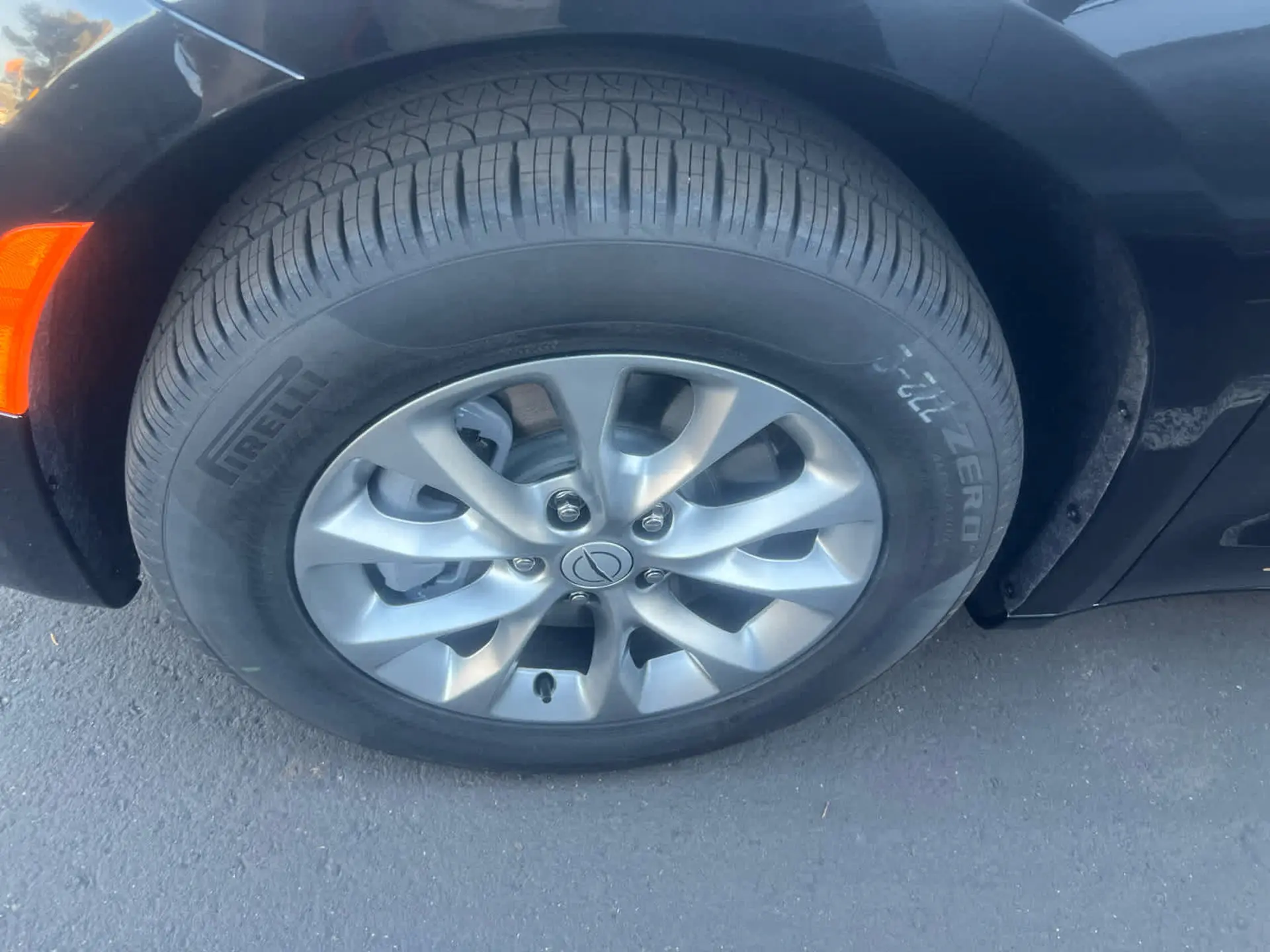 2026 Chrysler Pacifica Select AWD photo 4