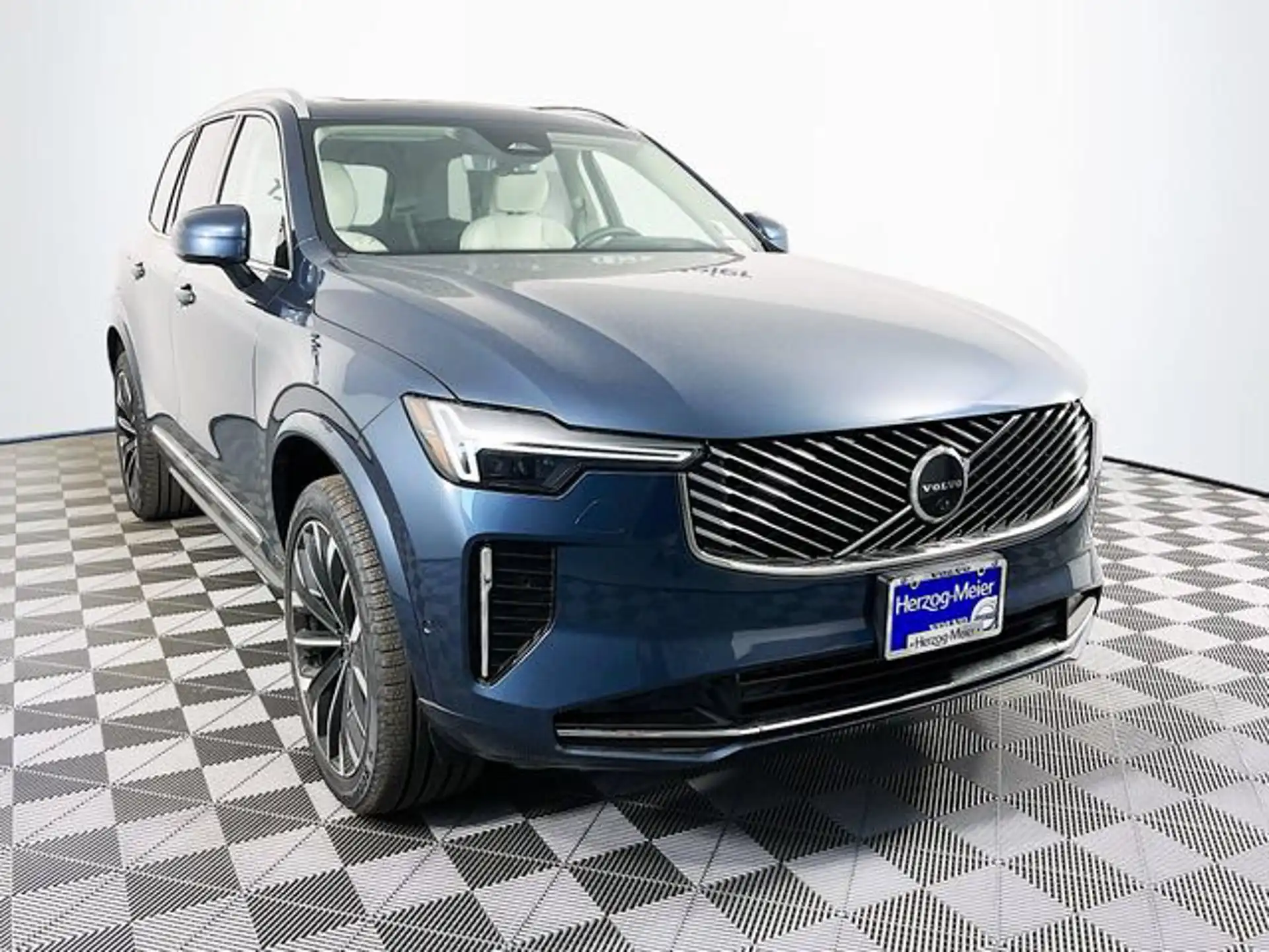 2026 Volvo XC90 B6 Ultra Bright 7-Seater 4WD's photo