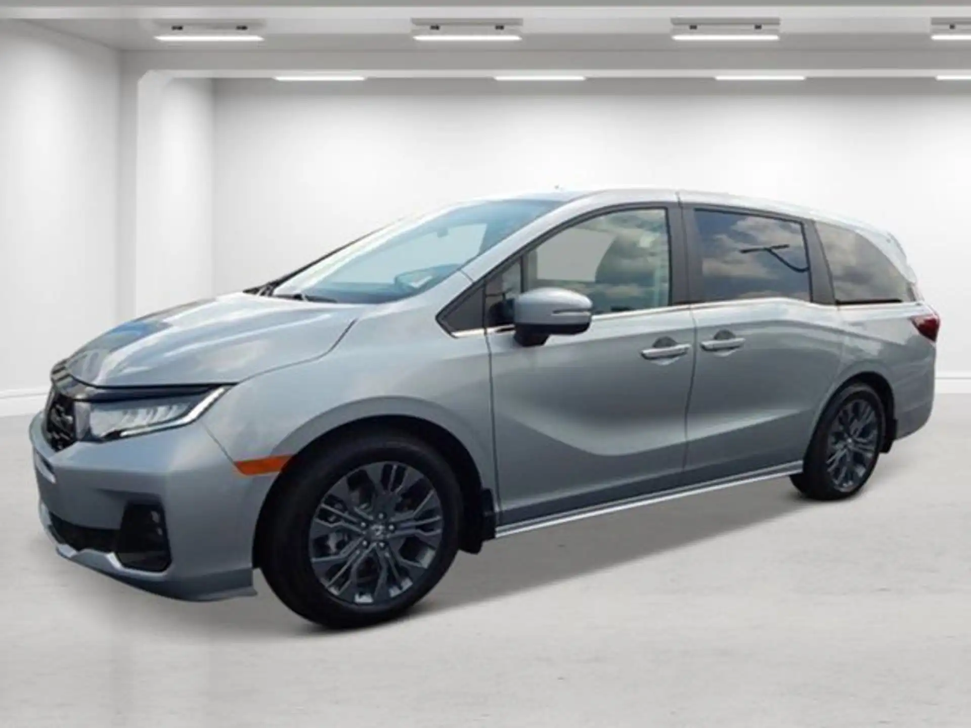 2026 Honda Odyssey Touring's photo