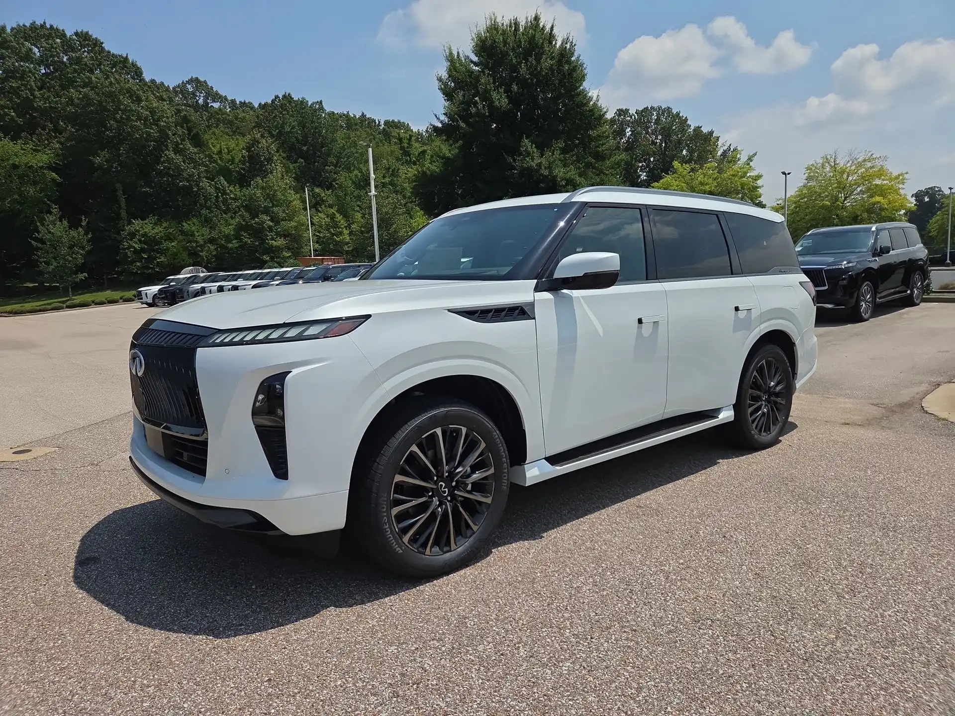 2027 INFINITI QX80 Autograph's photo