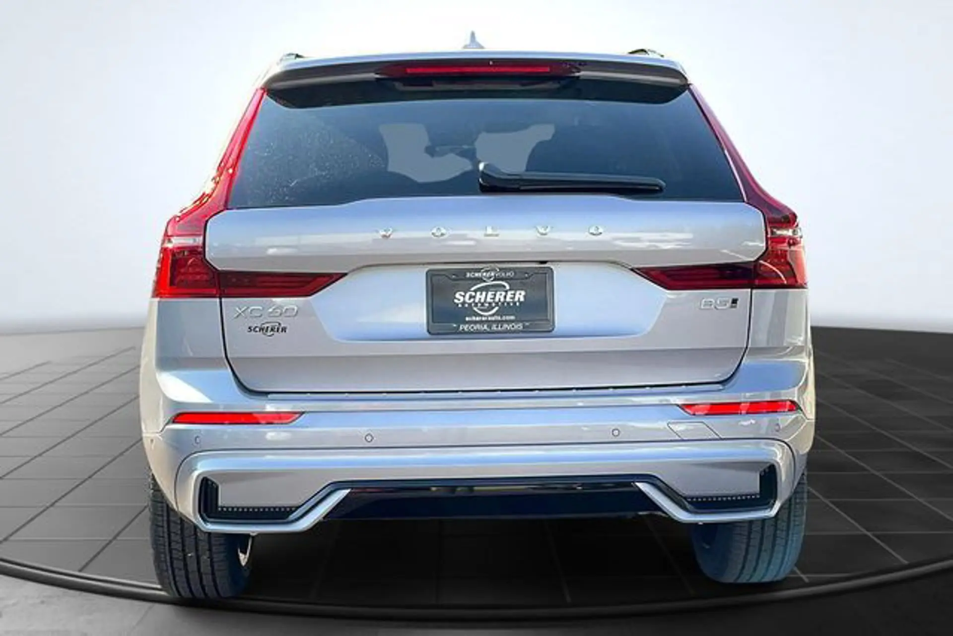 2026 Volvo XC60 B5 Plus Dark AWD photo 5