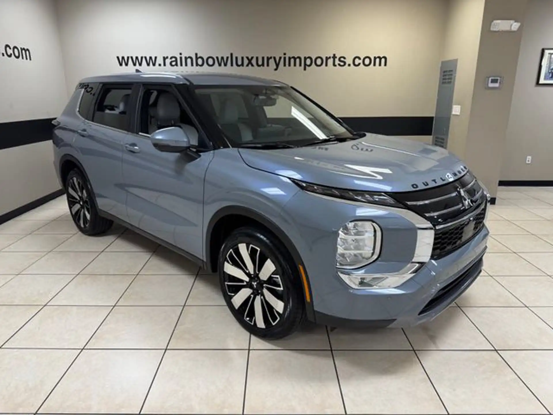 2026 Mitsubishi Outlander LE FWD's photo