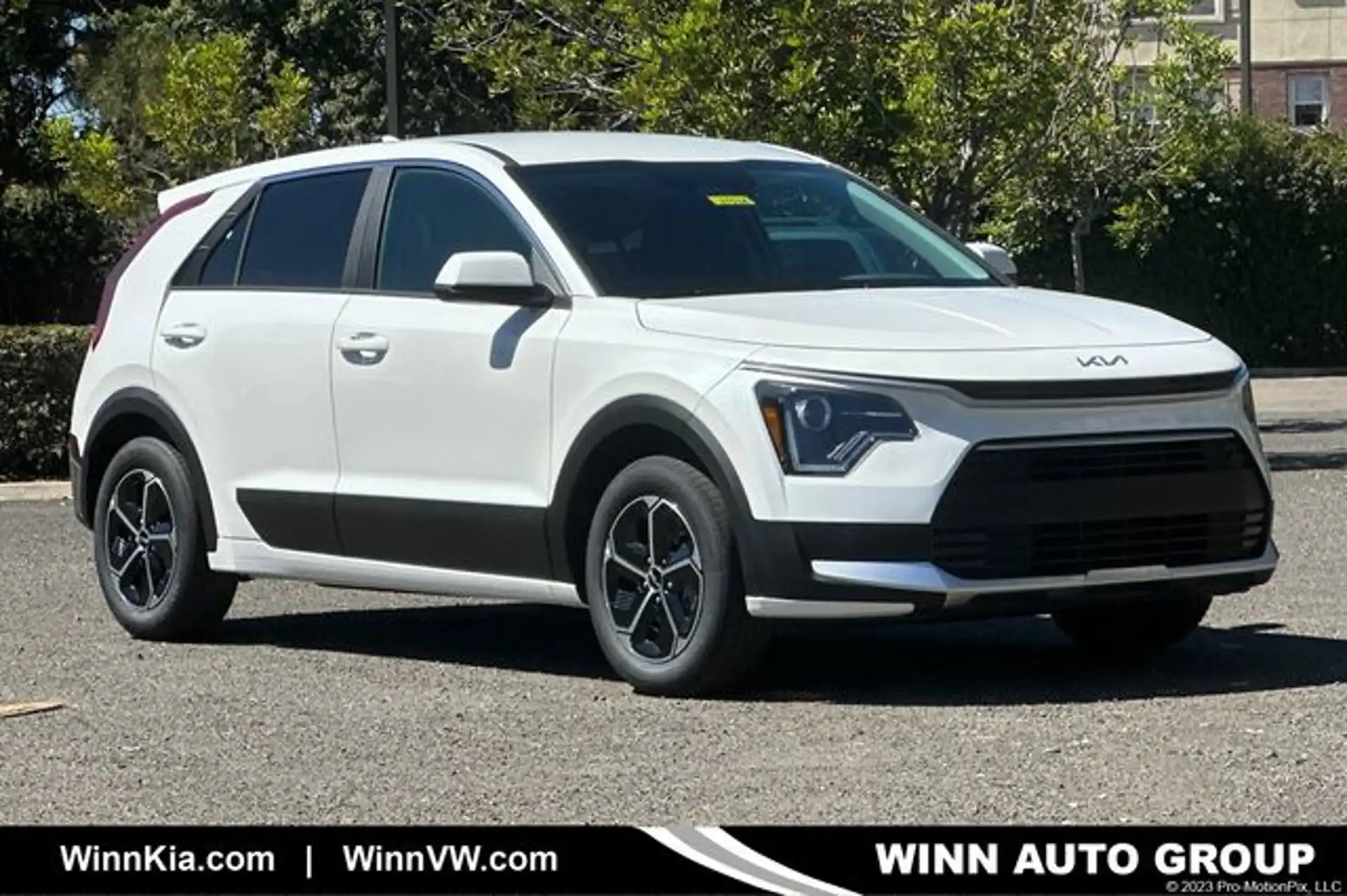 2026 Kia Niro LX HEV's photo
