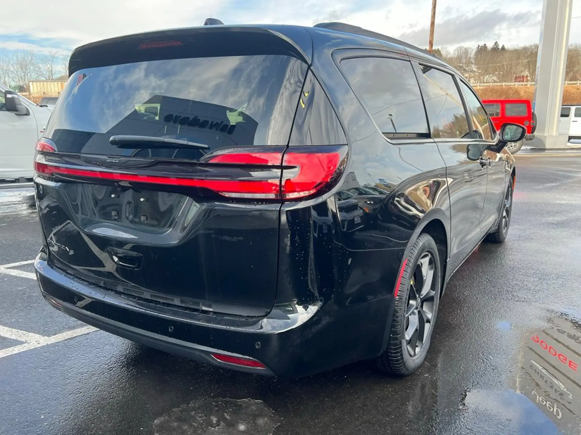 2026 Chrysler Pacifica Select photo 4