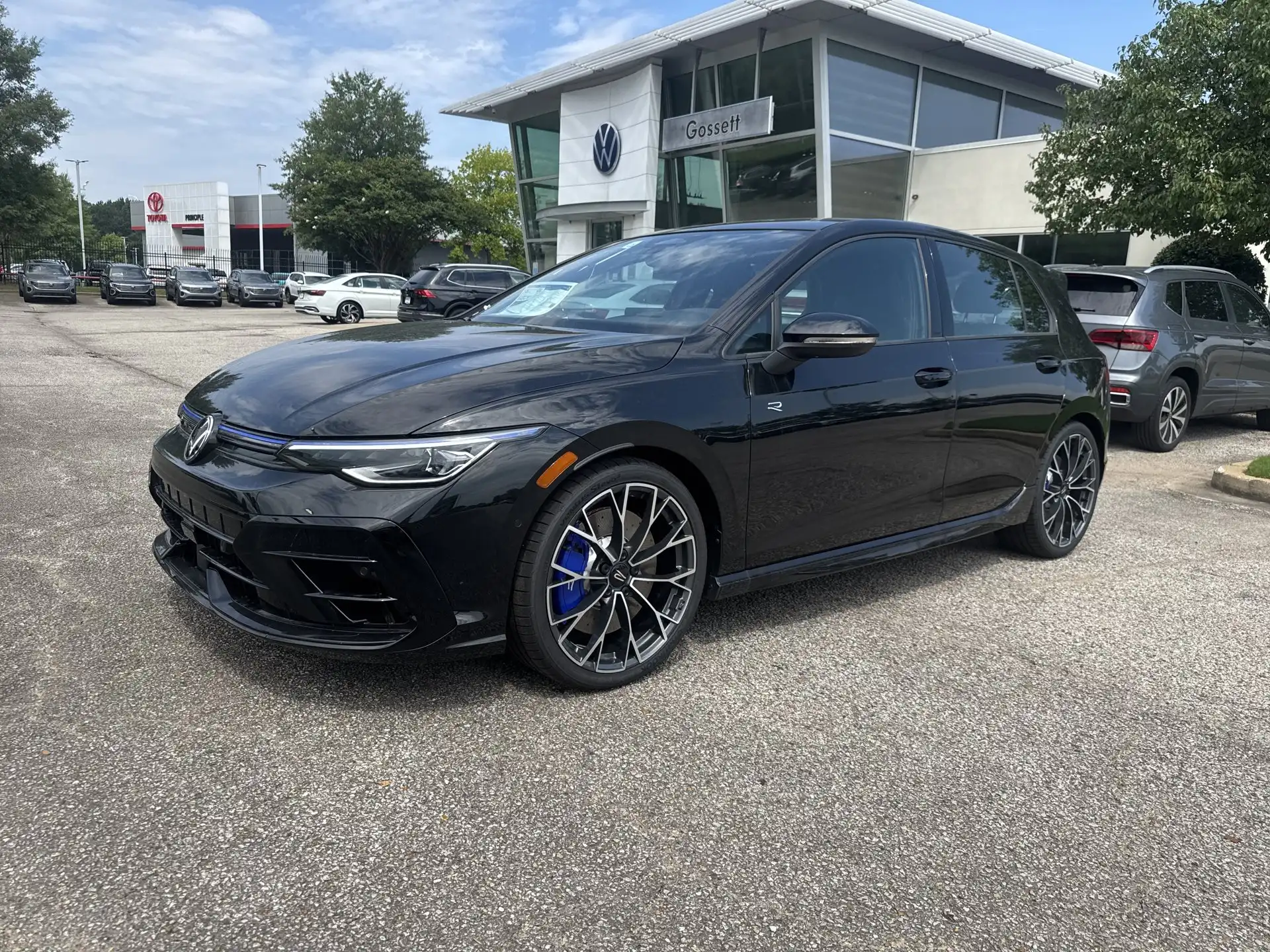 2026 Volkswagen Golf R Golf R 4-door DSG's photo