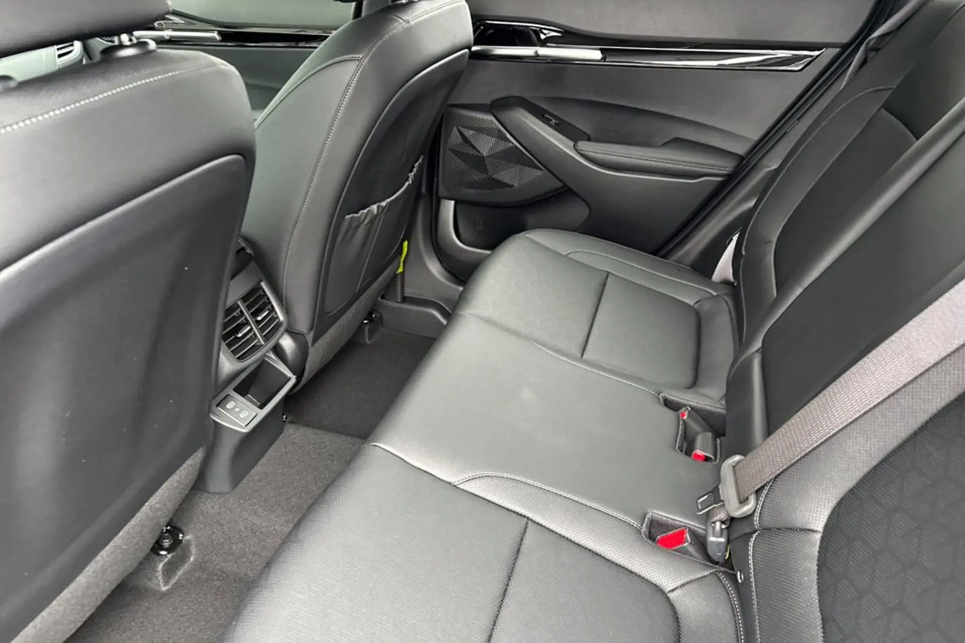 2026 Kia Seltos 2.0 EX AWD photo 4