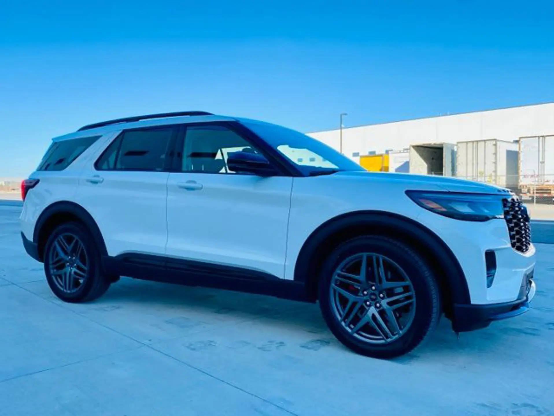 2026 Ford Explorer ST 4WD photo 3