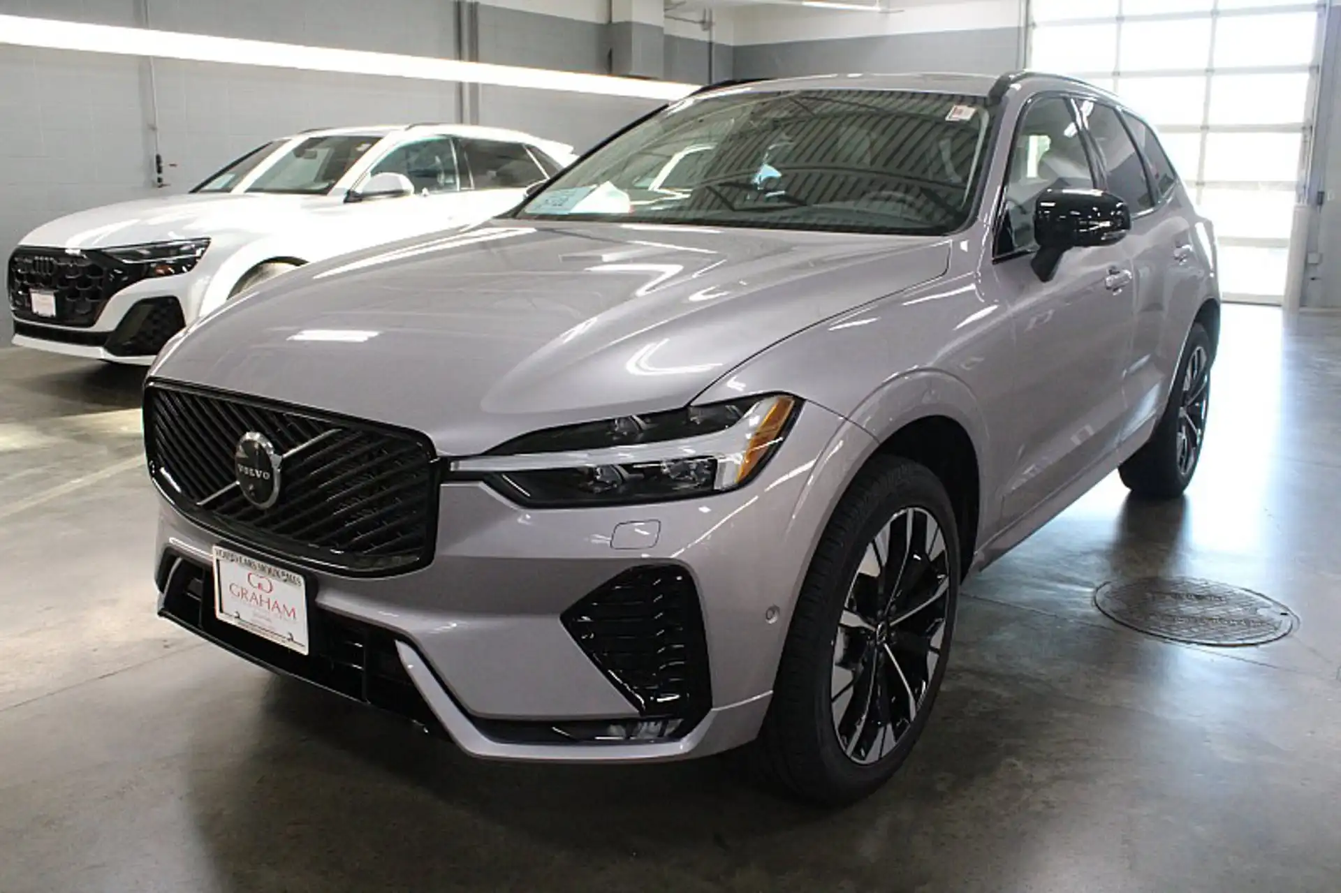 2026 Volvo XC60 B5 Plus Dark AWD's photo