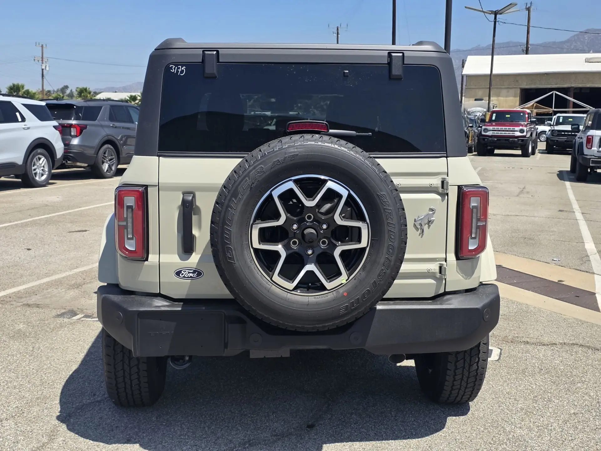 2026 Ford Bronco Outer Banks 4x4 photo 5