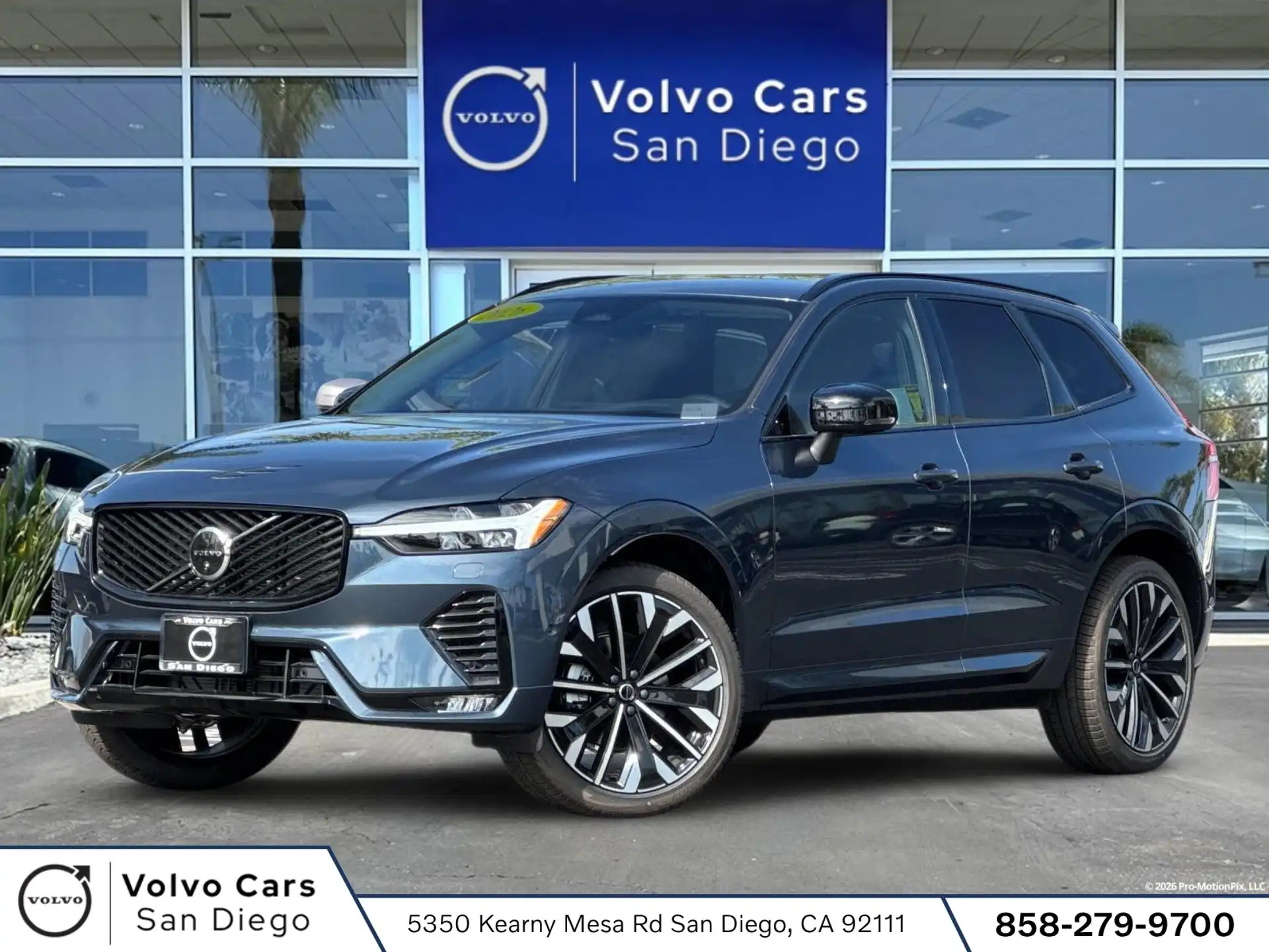 2026 Volvo XC60 B5 Ultra Dark AWD's photo