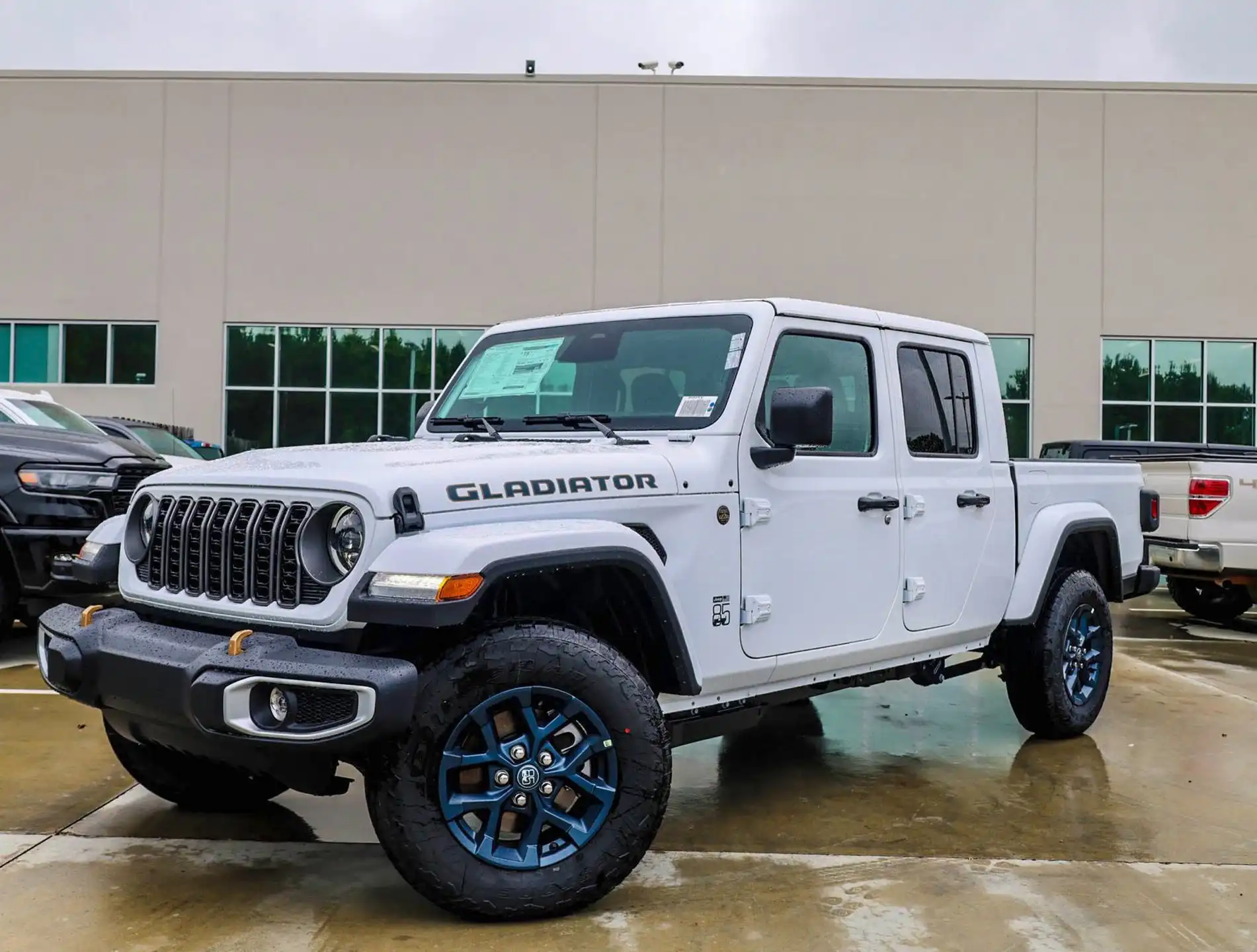 2026 Jeep Gladiator 85th Anniversary Edition Auto's photo