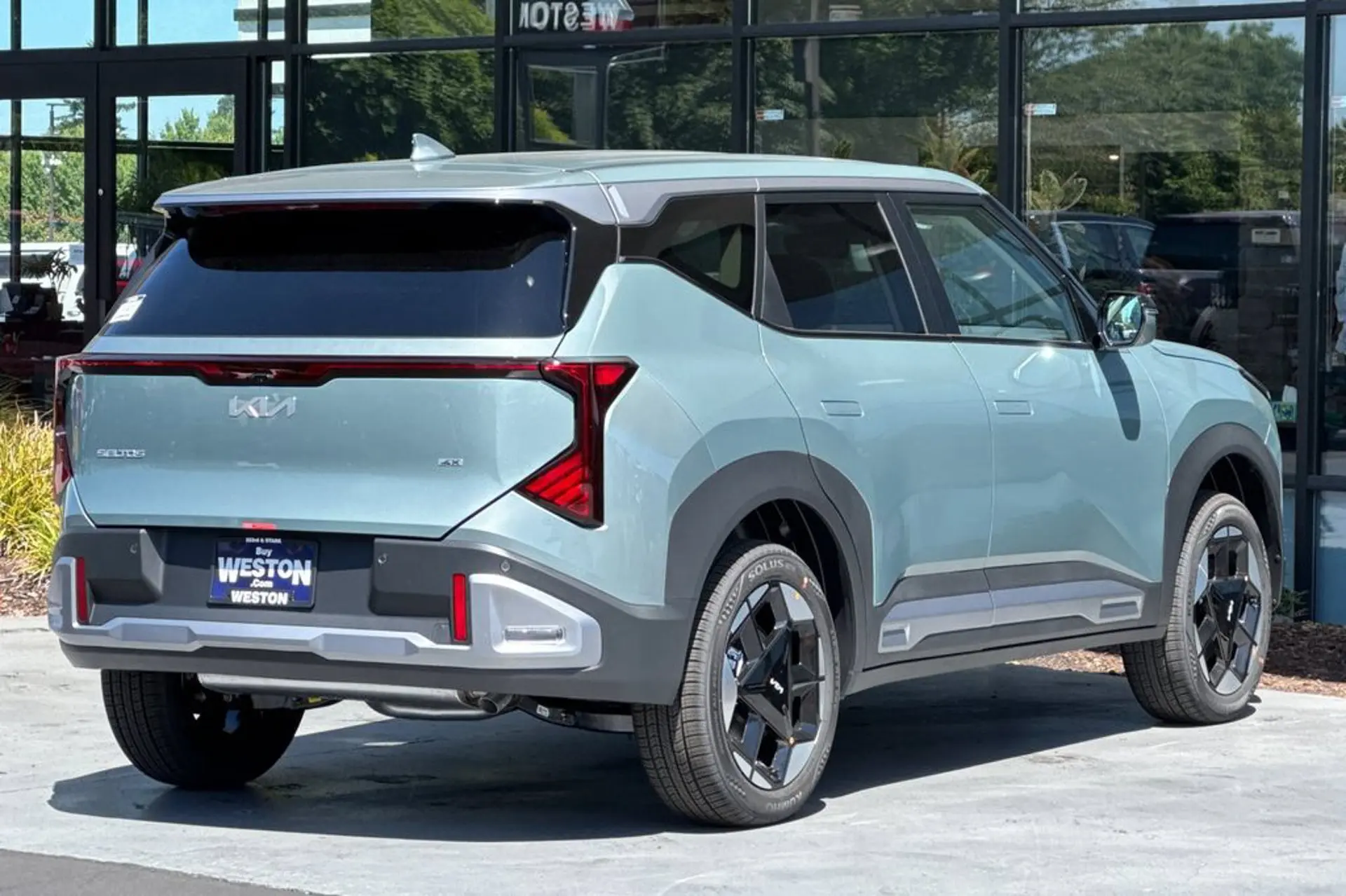 2027 Kia Seltos S AWD photo 4