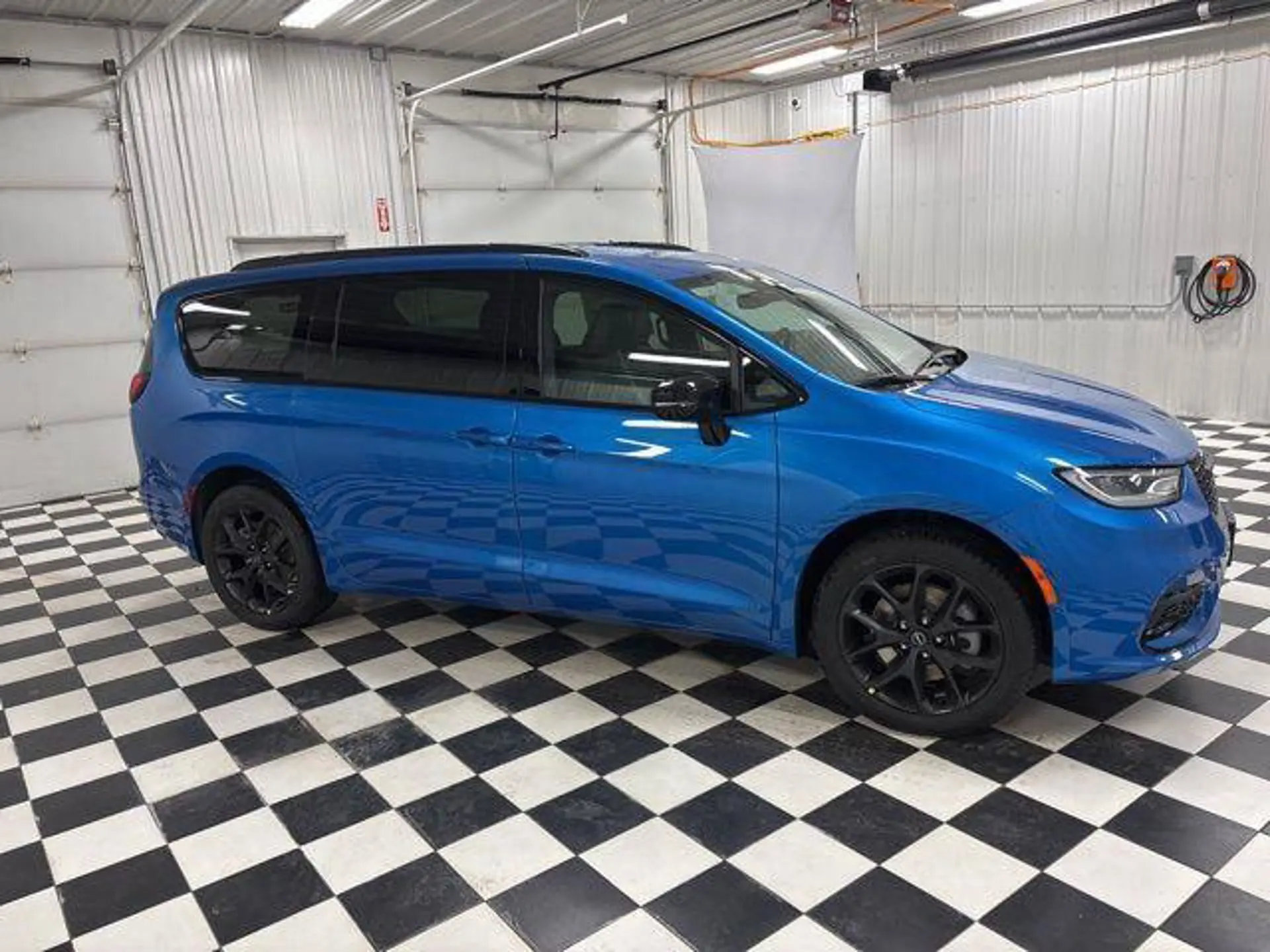 2026 Chrysler Pacifica Select AWD photo 3