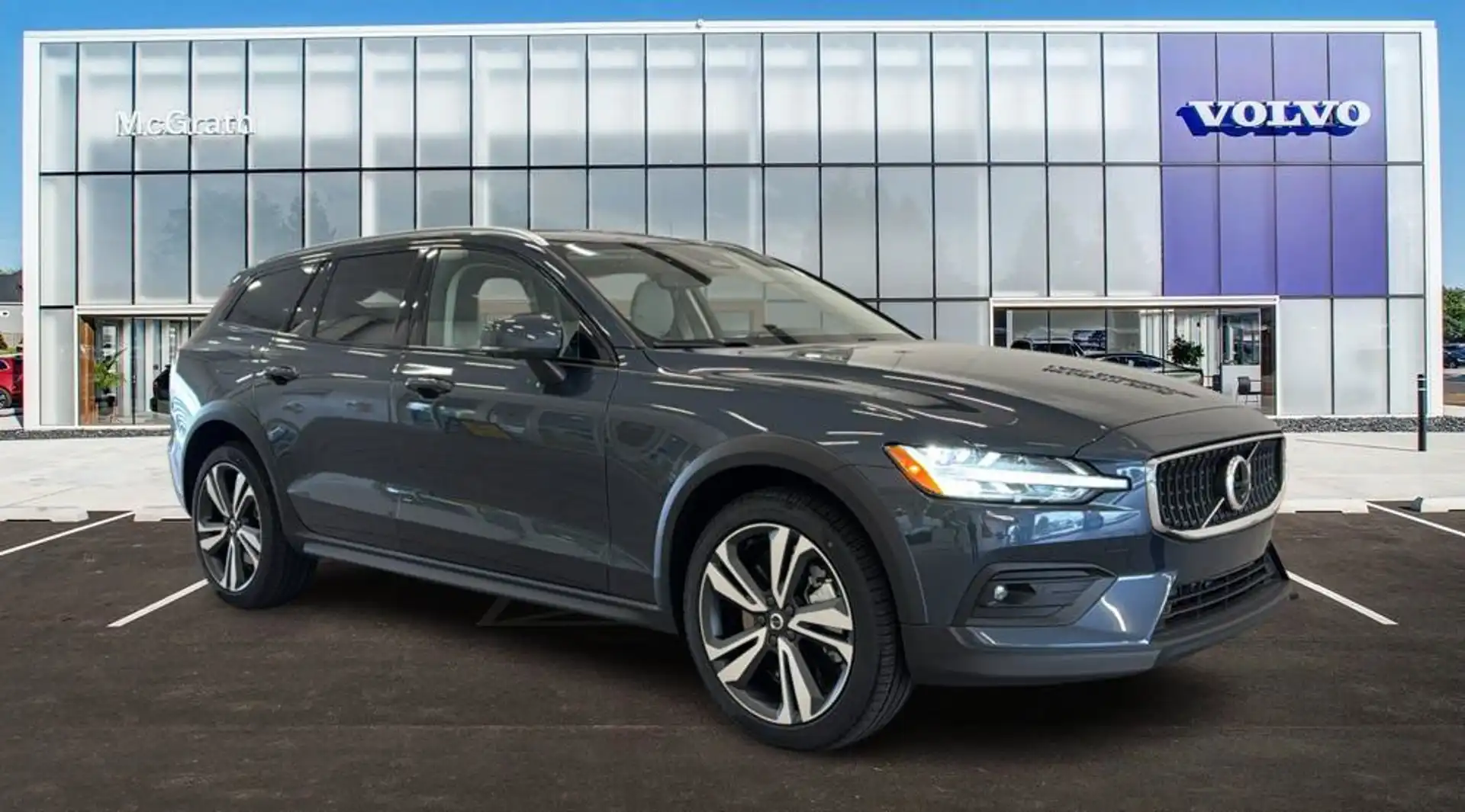 2026 Volvo V60 Cross Country B5 Plus AWD's photo
