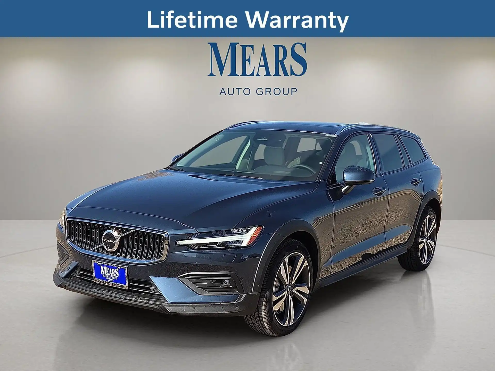2026 Volvo V60 Cross Country B5 Plus AWD's photo