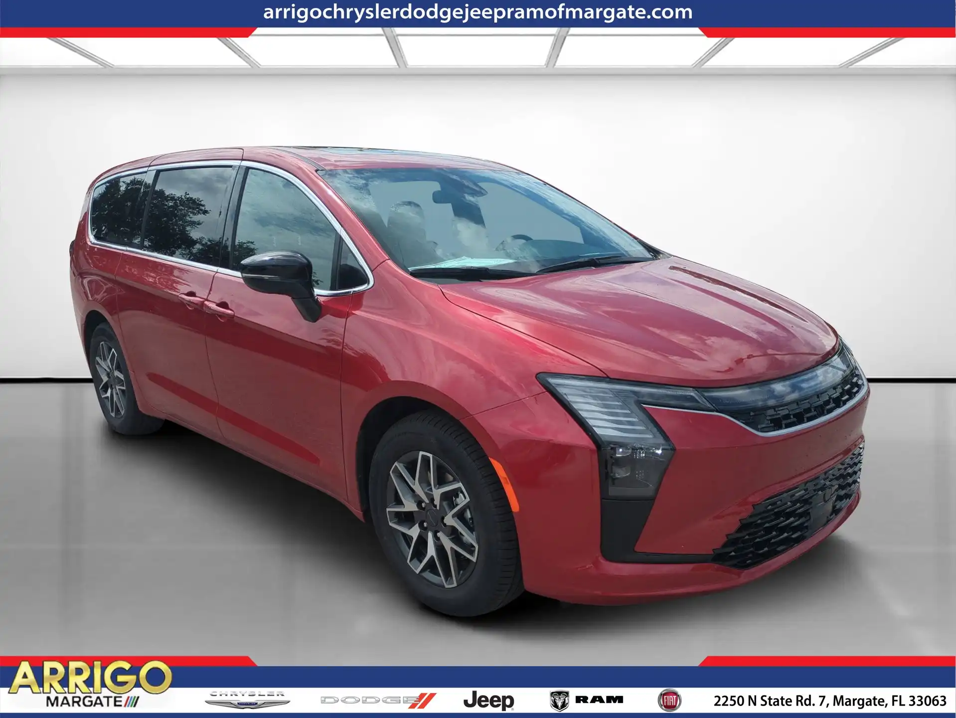 2027 Chrysler Pacifica Limited's photo