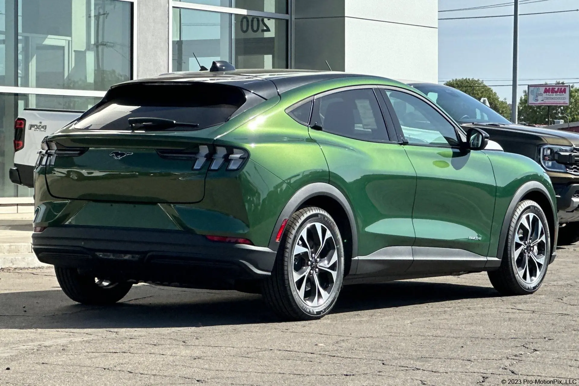 2026 Ford Mustang-Mach-e Select photo 4