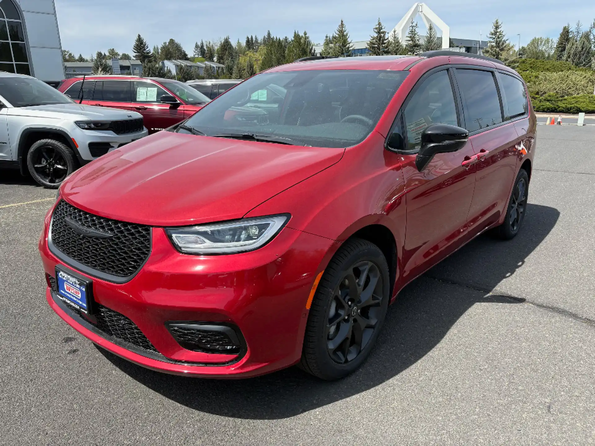2026 Chrysler Pacifica Limited AWD's photo