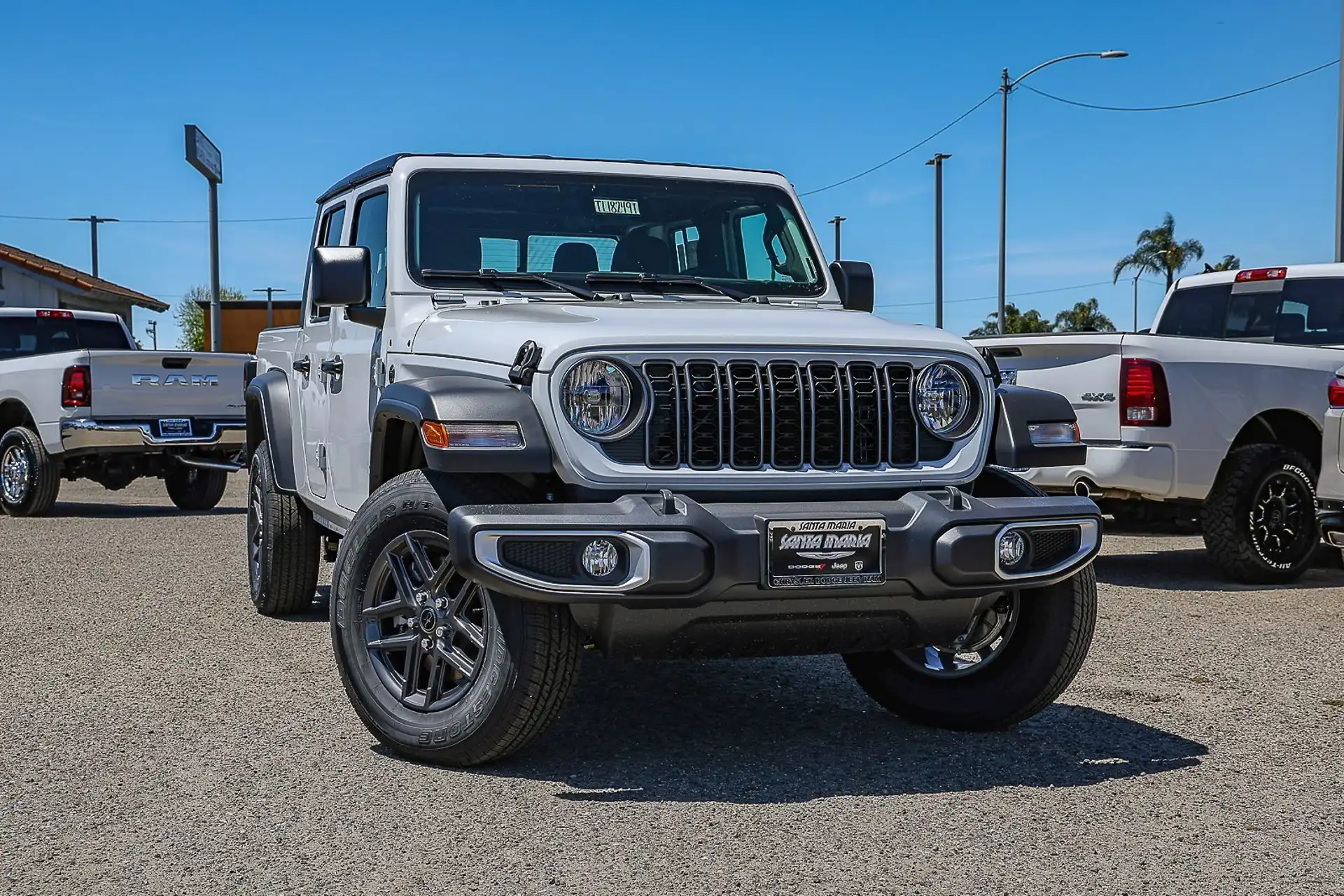 2026 Jeep Gladiator Sport Auto's photo