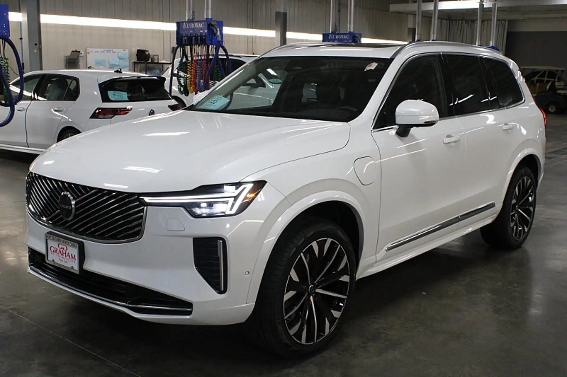 2025 Volvo XC90 T8 Recharge Plus Bright 7-Seat 4WD's photo