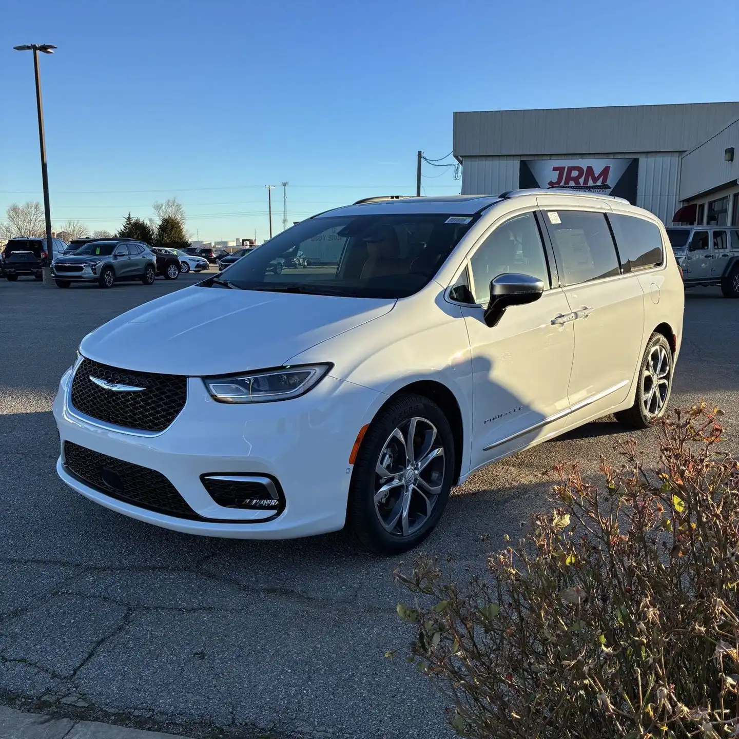 2026 Chrysler Pacifica Pinnacle's photo