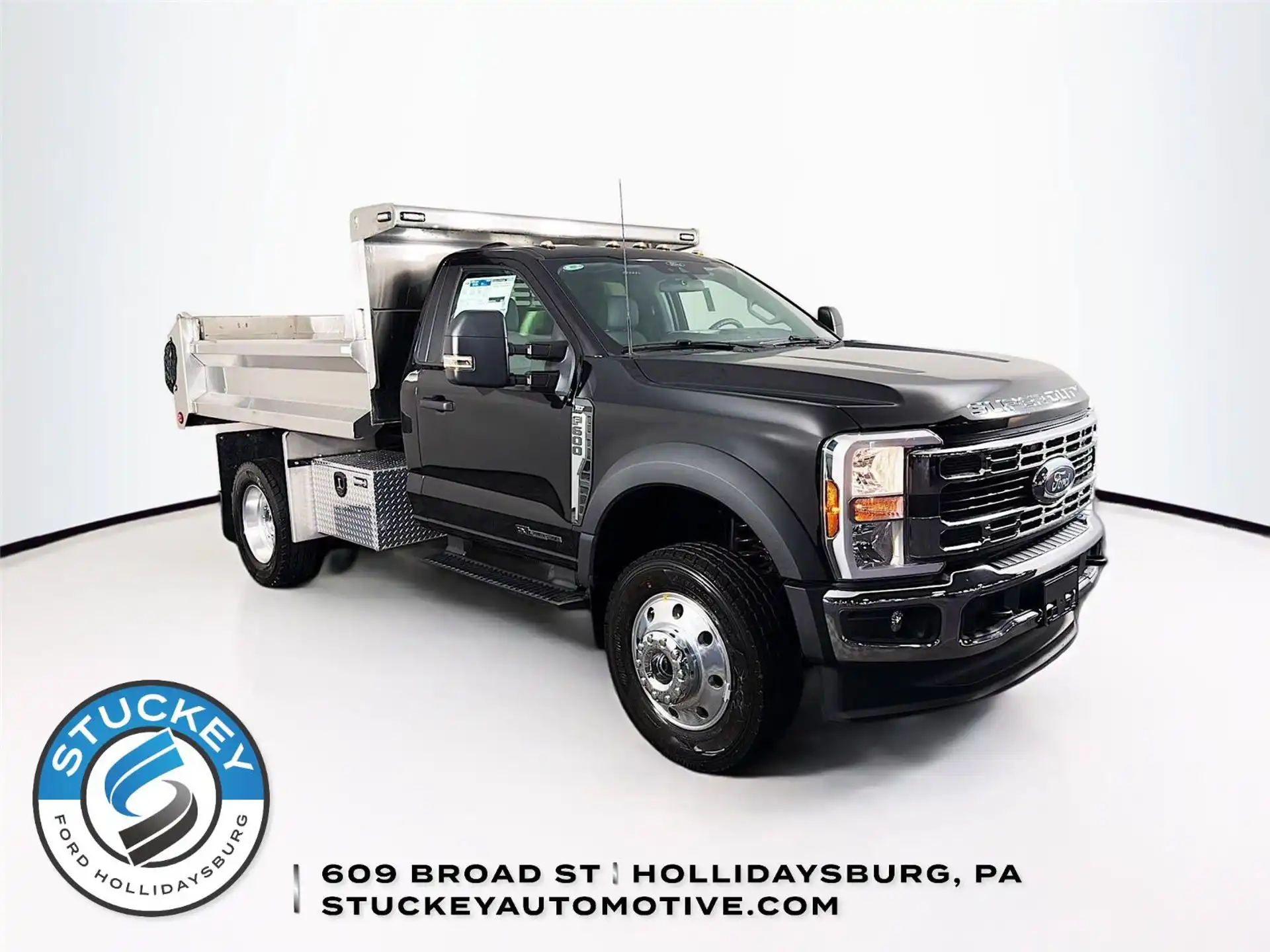 2026 Ford F-600 XLT 4x4 Regular Cab 145-In DRW's photo
