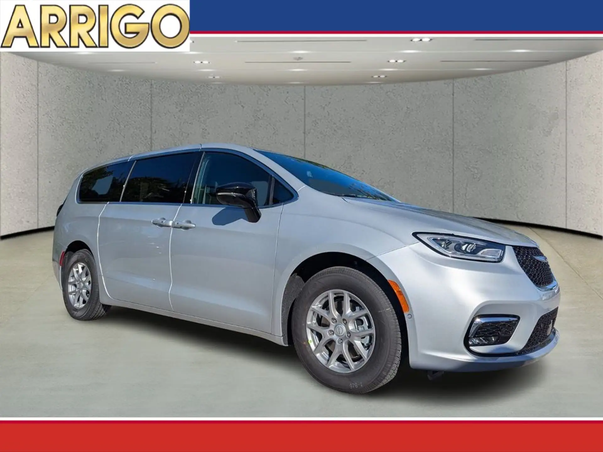2026 Chrysler Pacifica Select photo 1